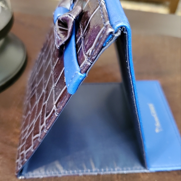 SeneGence blue alligator easel travel mirror with bow - Picture 2 of 6